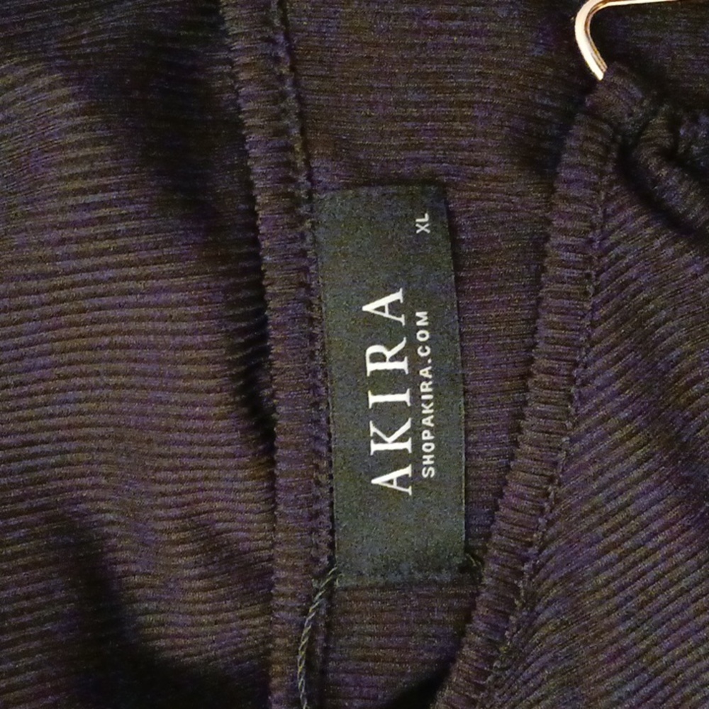 Long Sleeve Ribbed Loop Top - Picture 9 of 10